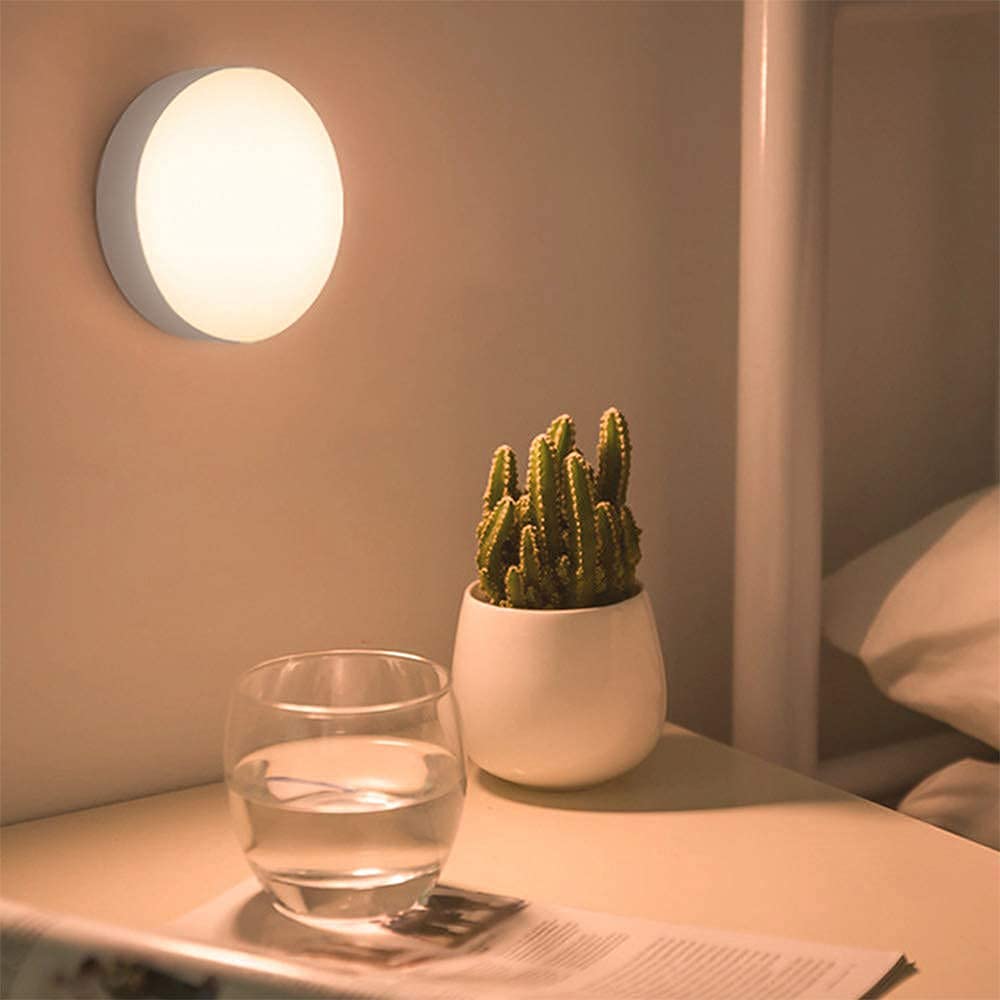 Wireless Intelligent Body Motion Sensor LED Night Light USB Rechargeable for Hallway, Wardrobe, Bedroom.